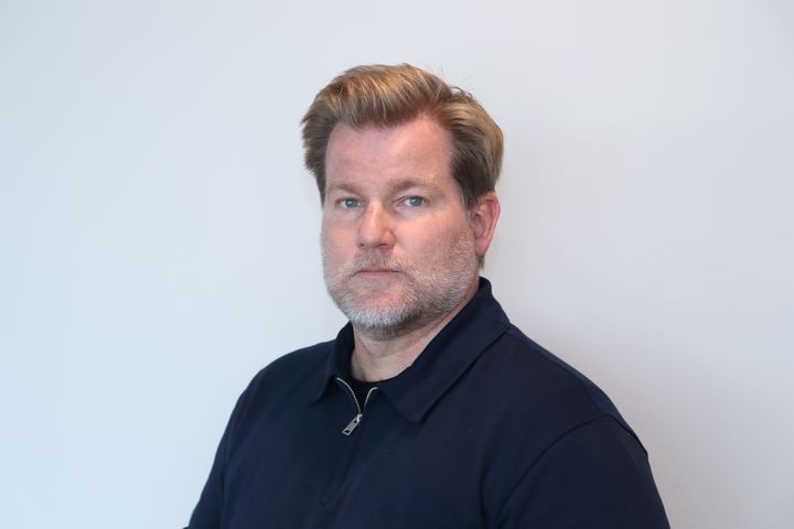 – Vi har hatt lange og krevende forhandlinger, men vi har nå kommet frem til et resultat og en helhet vi kan stille oss bak. Det viktigste for oss var å sikre et reelt løft i kjøpekraften, samt få på plass bedre økonomiske rammer for den krevende arbeidshverdagen medlemmene står i hver eneste dag, sier Thore Selstad Halvorsen.