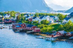 Drømmen om sommerhytte lever, viser tall fra FINN.