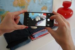 Undersøkelsen viser at 46 prosent går gjennom eiendelene sine for salg minst én gang i året.