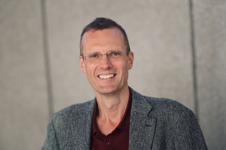 Hans Christian Apenes blir ny forhandlingssjef i Juristforbundet.