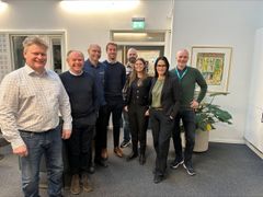 Grønt Hjerte: Representanter fra AF Energi og Grønt Hjerte møttes i Trondheim for å signere avtalen. Fra venstre til høyre: Jan Erik Tofsrud, senior Prosjektleder i AF Energi, Tor Olsen, Teknisk Direktør i AF Energi, Eivind Huse, prosjektleder Sweco, Håkon Bakke, Porteføljeleder AF Energi, Håkon Farstad, anskaffelses- og kontraktsrådgiver fra Odin Prosjekt AS, Rikke Bjørnland, Prosjektdirektør i AF Energi, Anna I.E. Bergman Risvoll, Daglig leder i Grønt Hjerte, Mikael Arntsen, Teknisk leder i Grønt Hjerte.