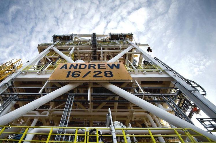 Andrew-feltet ligger 225 km nordøst for Aberdeen og fungerer som et sentralt knutepunkt for fire undervannsfelt.