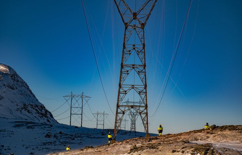 Power line dismantling in Aurland, carried out by AF Decom