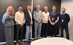 Signert ny kontrakt på Nye Rikshospiltalet: Ellen-Andrea Myhre, Kristoffer Laskemoen, Bjørn Stokkevåg, Dag Bøhler, Thomas Ellefsen, Per Bjørnar Børresen, Terje Hegstad.