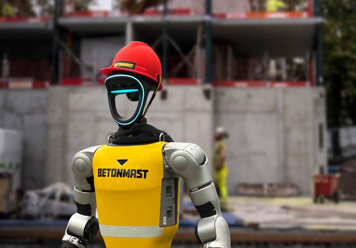 Den menneskelignende roboten testes på boligprosjektet Slippen i Drammen, der Betonmast Buskerud-Vestfold bygger 164 leiligheter for Scandinavian Property Group.