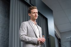 Seniorrådgiver Våpen Rasmus Sandvoll Weschke taler på Ewipa konferansen Oslo 2024