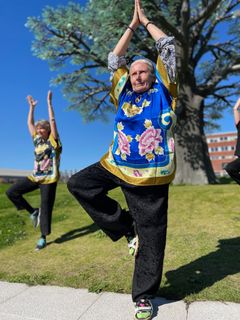 QIGONG: I Trettenparken fikk publikum bli kjent med bevegelsesteknikken qigong og lære enkle øvelser.