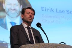 EN OPPFORDRING TIL MILJØANSVAR:  – Som lokal leder i en europeisk hovedstad er mitt budskap klart: Når de globale aktørene ikke gjør nok, må vi som lokale og regionale samfunn ta ansvar, sa byrådsleder Eirik Lae Solberg i sin tale på Oslo rådhus.