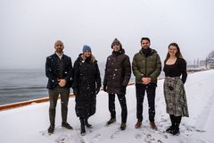 Oslo Havn ønsket representanter fra C40, IPCC og Verdens økonomiske forum velkommen. Fra venstre: Jens Eirik Hagen (fagsjef for energiomstilling i Oslo Havn), Catrin Robertsen (leder for klimabudsjettering, C40 Cities), Mark Watts (administrerende direktør, C40 Cities), Daniel Boero Vargas (leder for industriell avkarbonisering – sement og betong, Verdens økonomiske forum) og Emma Minken (miljørådgiver i Oslo Havn).