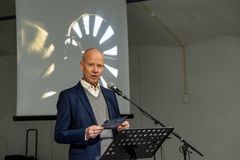 Havnedirektør Ingvar M. Mathisen ifbm gjenåpningen av Ekeberghallene.  - Ekeberganlegget ble opprinnelig bygget på 1950-tallet som et ambisiøst ingeniørprosjekt som både skaffet Oslo viktige lagerlokaler og muliggjorde utvidelsen av havneområdet ved Bekkelaget – ved å bruke utsprengt stein som fyllmasse. Historiske kilder beskriver byggetiden som teknologisk banebrytende, sa Mathisen i sin innledning.