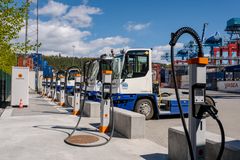 STOR EFFEKT: Yilport Oslo har, i samarbeid med Oslo Havn, etablert ni hurtigladere for terminaltraktorer, med samlet effekt på 1,1 MW.