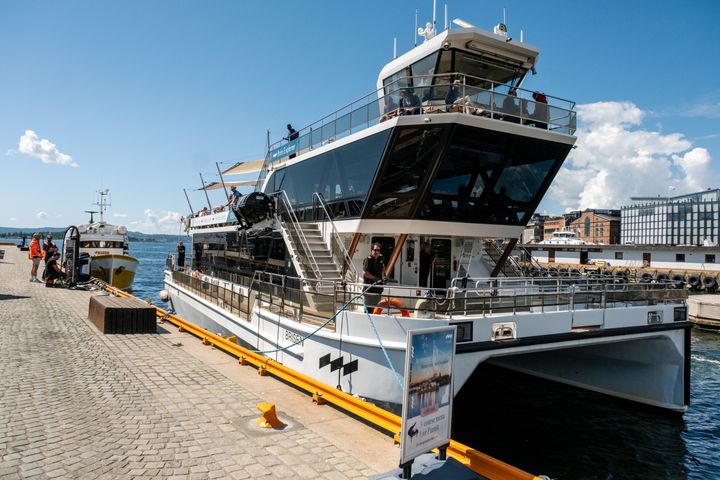ELEKTRISK: Denne uken fikk MS Brisen tilgang til hurtiglading på Rådhusbrygge 2 i Oslo.