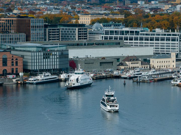 TINGVALLAKAIA: Testingen av mudringsroboten skal foregå ved Tingvallakaia ved Aker Brygge i Oslo. Tingvallakaia er anløpssted for Nesoddbåtene.