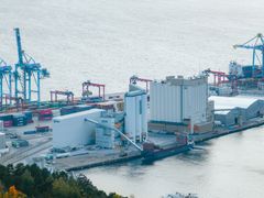 NORGES STØRSTE: Sjursøya betongfabrikk er Norges største betongproduksjonsenhet.
