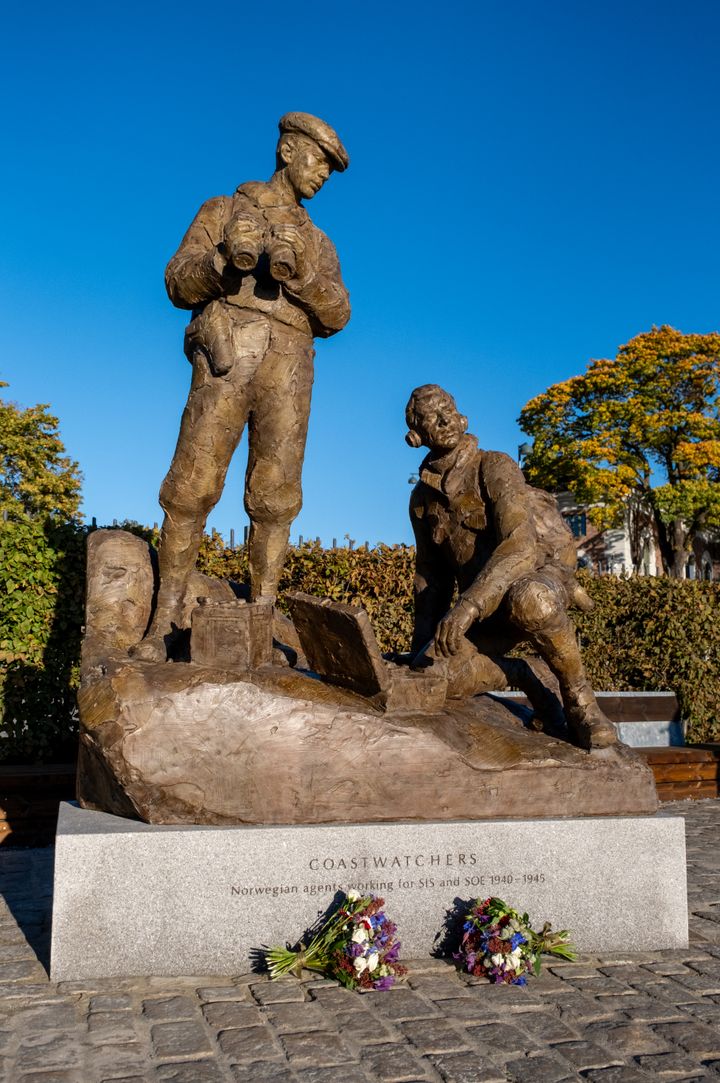 HEDRER MOTSTANDKAMP: Tirsdag ble monumentet Coastwatchers avduket på Normandieplassen i Oslo havn av prinsesse Anne og utenriksminister Espen Barth Eide. Skulpturen, som er laget av kunstner Håkon Anton Fagerås, hedrer norske og britiske agenters innsats i motstandskampen under den tyske okkupasjonen av Norge.