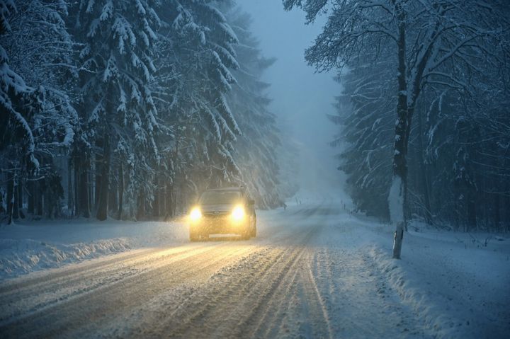 Trygg Trafikk oppfordrer alle til å ta det rolig i vintertrafikken, spesielt der det kan være glatt og vanskelige kjøreforhold.