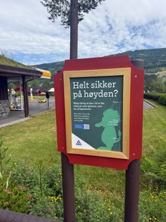 Helt sikker? Både i bilen og i karuseller avgjør høyden om hva du har lov til eller ikke.