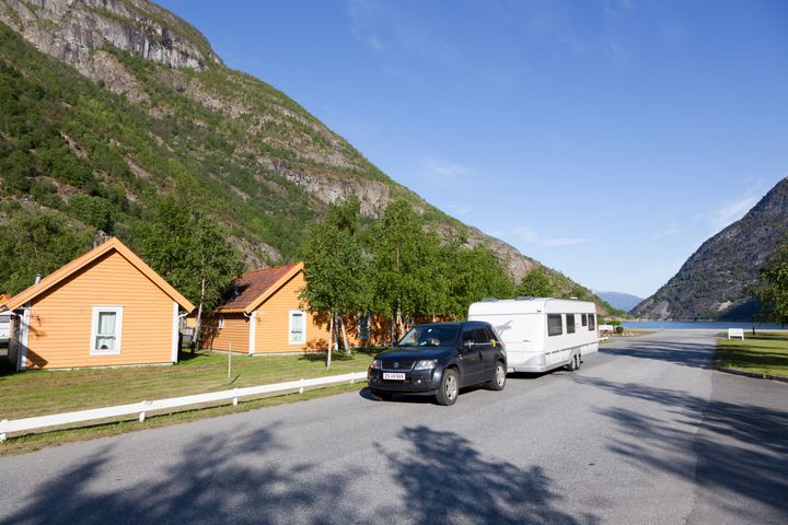 Mange skal dele veien i sommer. Ta hensyn til hverandre.
