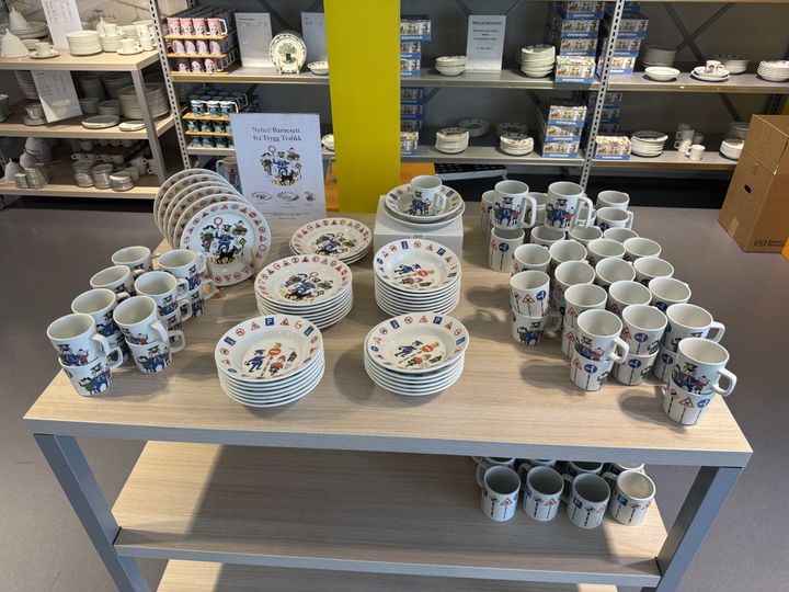 Her er det nye serviset utstilt hos Figgjo.