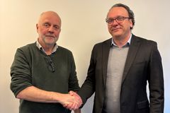 Dag Bøhler fra Helse Sør-Øst og Ståle Kristiansen fra ABB er begge fornøyd med avtalen.