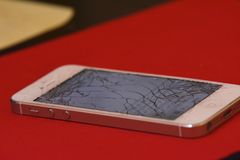 Ikke alle mobiler kommer seg helskinnet gjennom nasjonaldagen.