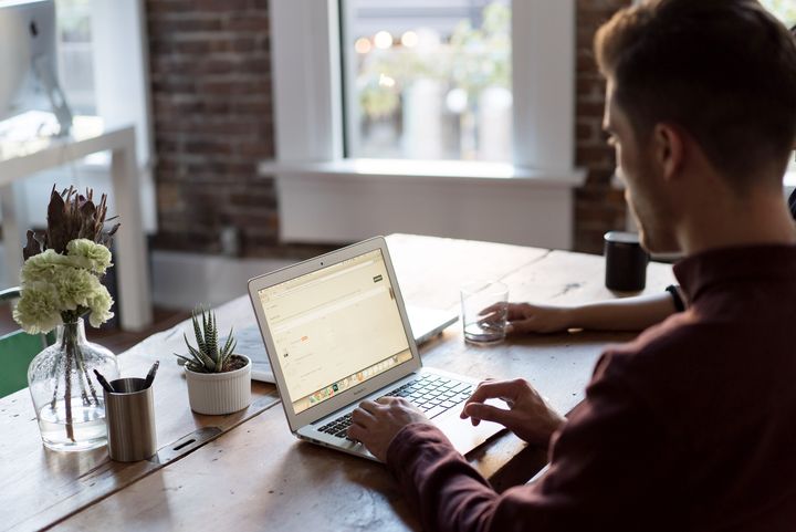 Nå kommer Black Week. Flesteparten er ikke rustet til å avsløre nettbutikker med falske tilbud.