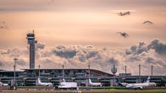 Tusenvis av flyavganger er kansellert i tiden fremover. Mange vet ikke hvilke rettigheter de har.