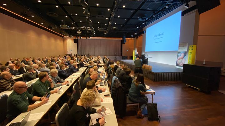 viktigste møteplass. Slik blir programmet.   Daværende landbruks- og matminister Sandra Borch åpnet Kornkonferansen i fjor. I år kommer den nye klima- og miljøministeren til Oslo kongressenter torsdag 18. januar.
