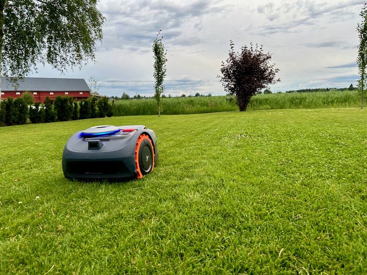 POPULÆR NYHET: De trådløse robotklipperne fra Segway har blitt en skikkelig salgsvinner.