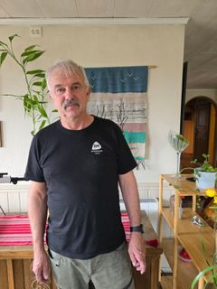 Bærprodusent Morten Gustad fra Sparbu i Trøndelag startet telefonsamtalen som løste bringebærmysteriet for årets julebrus fra Felleskjøpet.