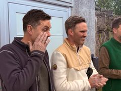 Eldste bror Bernt Freberg ble rørt til tårer under utdelingen.