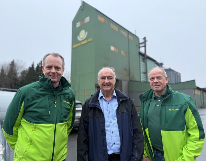 Korndirektør Lars Ove Flaten i Felleskjøpet Agri, avtroppende styreleder Kjell Eivind Solberg i Skiptvet Mølle og styreleder Jens Lippestad i Felleskjøpet Agri.