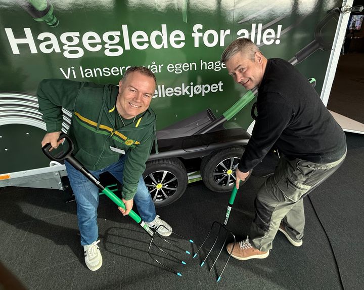 FERDIG RESULTAT: Den nye serien spader og andre håndredskaper har fått Felleskjøpets eget merkenavn. Dette er kvalitet, kan Bård Hauge (t.v.) og Thor Amund Halvorsrud konstatere.