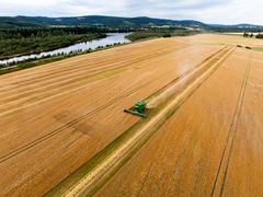 Mandag 3. august åpnet Felleskjøpet Agri og Landkreditt for nominasjoner til årets utgave av Landbrukets bærekraftpris. Prisen skal løfte fram bønder som går foran med bærekraftige løsninger for lønnsom matproduksjon. Ilustrasjonsfoto: Felleskjøpet