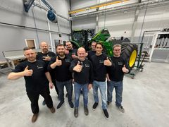Verkstedleder Bjørn Sture Sommerset og staben hans får en helt ny arbeidshverdag i nye lokaler på Hunstad.