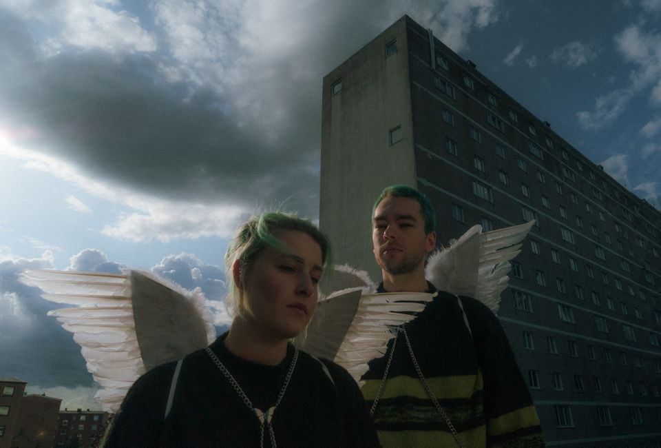 Debutsingel fra Beforefrances “Satan in the Suburbs” Universal