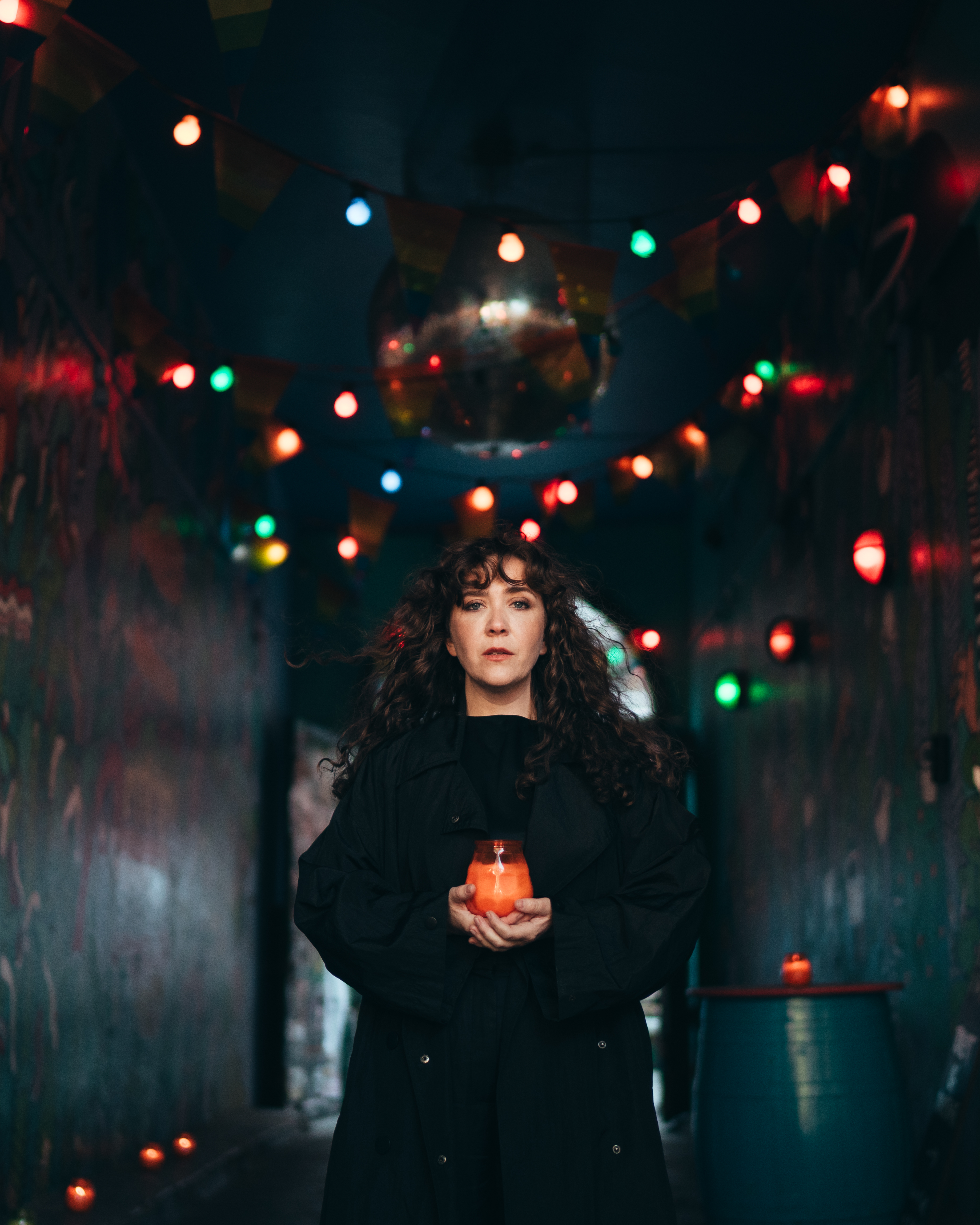 Emilie Nicolas tonesetter førjulen med “Brightly Shining”, som er del av det offisielle lydsporet til den mye omtalte filmen Stargate – en julefortelling