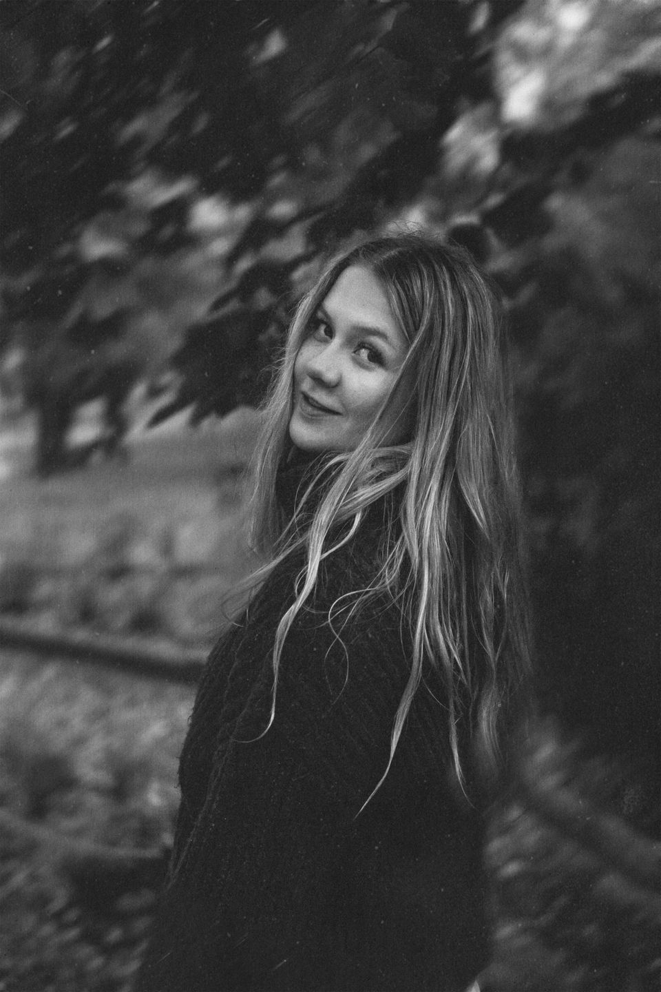 Karon Mobe Karen Moe med trøndersk cover av juleklassiker | Universal Music Norge