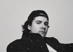 LUKAS GRAHAM