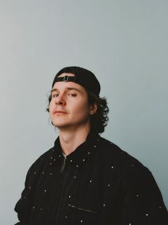 LUKAS GRAHAM