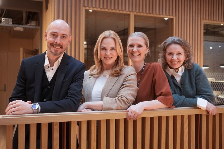 Disse skal lede NTBs nye virksomhetsområder. F.v. Lennart Lie-Havstein skal lede nyopprettede Via NTB, Unni Ødegård skal lede det nyopprettede NTB Mediatech, Tina Mari Flem er sjefredaktør og administrerende direktør og Christina Dorthellinger er nyhetsredaktør og skal lede NTB Nyheter. Foto: Terje Pedersen / NTB