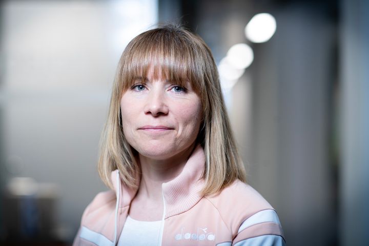 - Du trenger ikke lære riktig løfteteknikk, mener Carolina Lybäck-Forsbacka. Hun er leder i faggruppen for Arbeids og folkehelse i Norsk Fysioterapeutforbund.