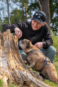 Stig-Andre Berge og hans hund Chanelle