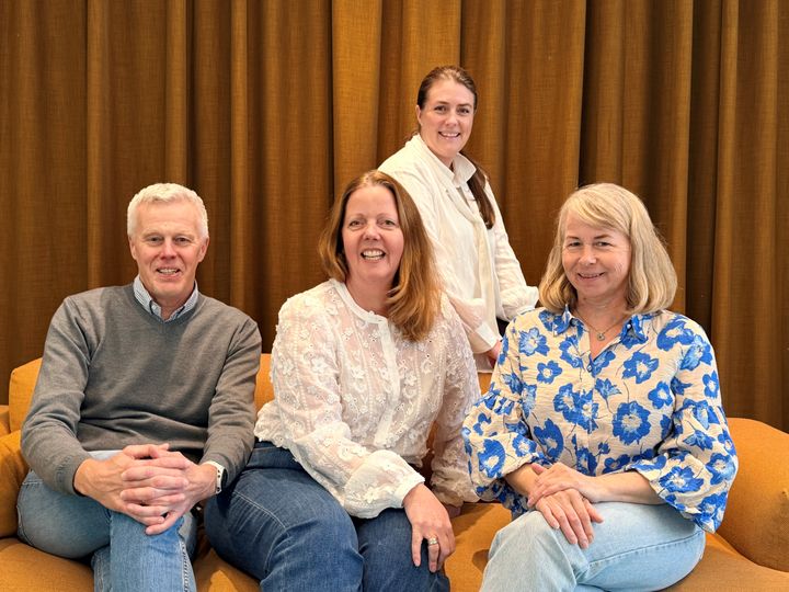 Fra venstre: Rino Rådahl (Norsk Ukeblad), Kitty Boysen Jensehaugen (Hjemmet), Tonja Sødal Folkvard (Bonytt, Rom123, Maison Interiør og Hytteliv) og Hanne Stensdahl (Familien og Maison Mat & Vin).