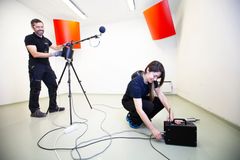 I akustikklaboratoriet til SINTEF testes skillevegger og etasjeskillere i tillegg til andre bygnings- og ventilasjonskomponenter. Foto: Remy Eik