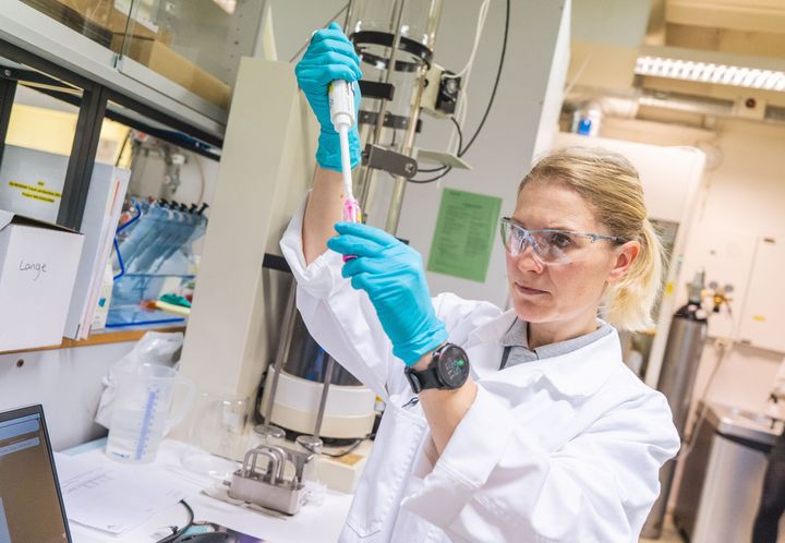 Gründer for SINTEFs spinoffselskap Nadeno Nanoscience Ýrr Mørch kan feire inntil 110 millioner i støtte fra EU til nanomedisinteknologien som nå skal gjennom klinisk utprøving.