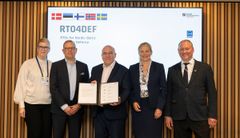 F.v: Malin Frenning fra svenske Rise, Kalle Harkki fra finske VTT, Juan Farré fra danske DTI, Alexandra Bech Gjørv fra norske SINTEF og Kaupo Reede, fra estiske Metrosert signerte tirsdag 9. juni 2026 samarbeidserklæringen som danner grunnlag for forsvarsforskningsalliansen RTO4DEF.