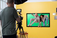 SPILL LEVENDE: Ut av skjermen, og inn på scenen. Aslak Maurstad og Martine Hattestad Kveli skal lage forestilling om gaming.
