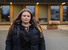 Ida Marie Torstensen (17) har vært mye borte fra skolen. — Jeg sa at jeg var syk nesten hver dag. Jeg prøvde til og med å lage oppkastblandinger i do med såper fordi jeg ikke ville gå på skolen, forteller hun