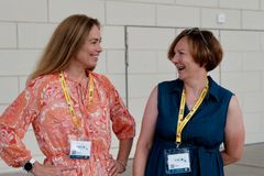 Gjensynsglede: Monica Melby-Lervåg (UiO) og Sigrun Ertesvåg (UiS) møtes ofte digitalt, men de får sjelden sjansen til å møtes fysisk.
